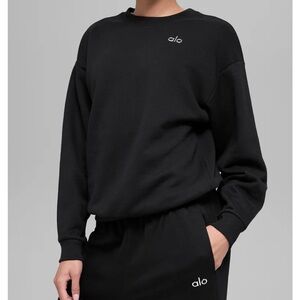 ALO Yoga Men's Classic Black Crewneck Sweater